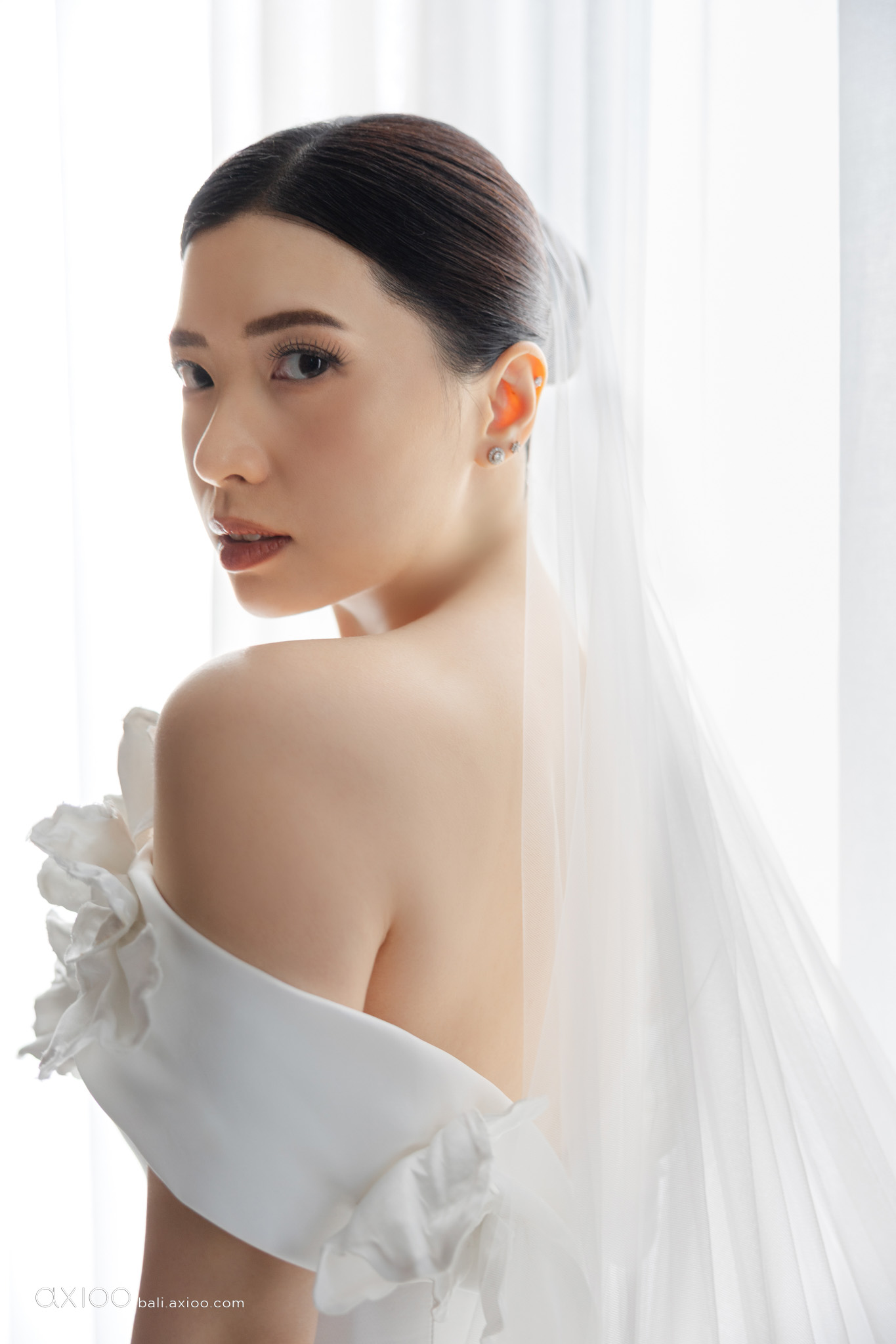 Axioo: A Study in Softness: A Wonderland Uluwatu Wedding in Bali